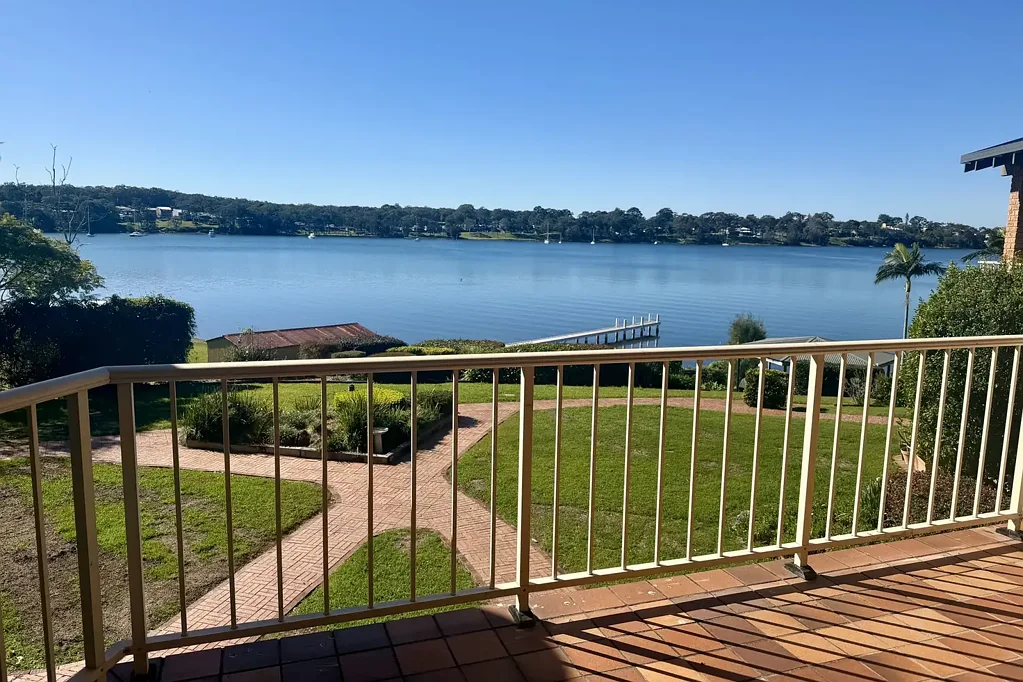VIEWS FOR DAYS!
2 Bedroom Unit in Over 55's Village.