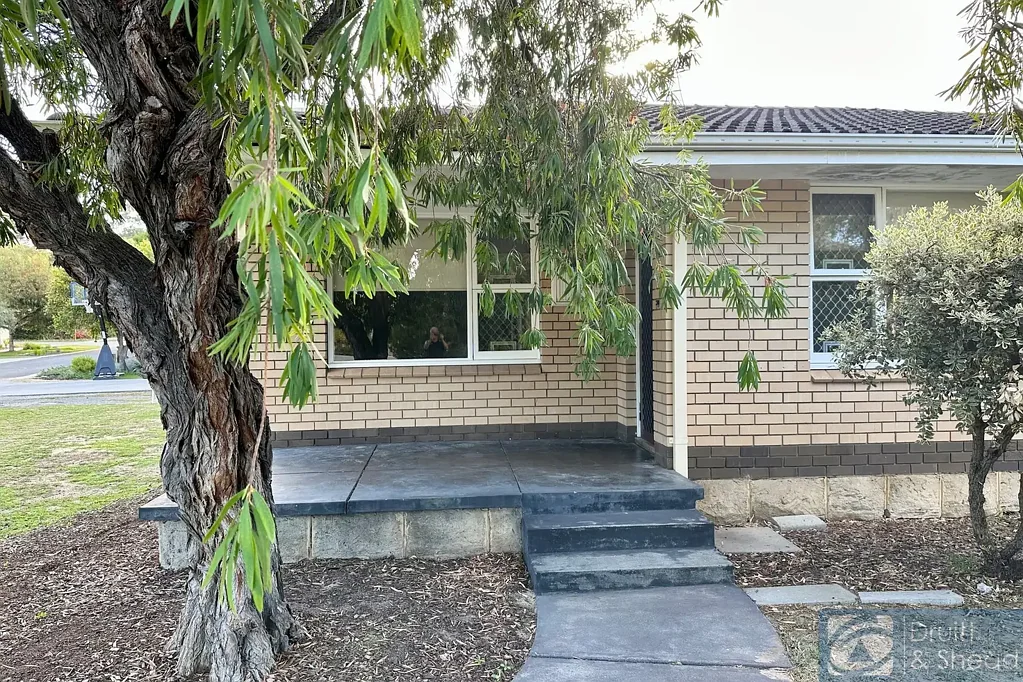 DUPLEX CLOSE TO BEACH 
HOME OPEN TUESDAY 21 JULY AT 10.30AM SHARP!