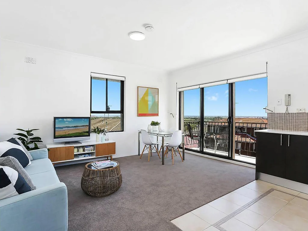 Top floor apartment with great views