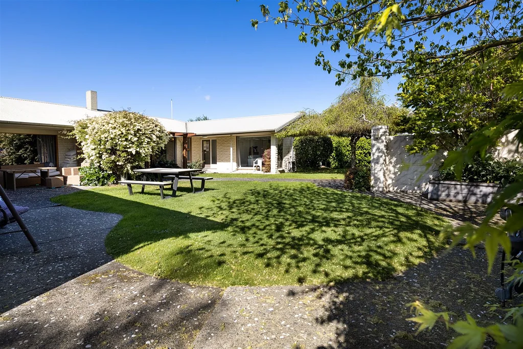 Blenheim Central 6Phòng ngủ Attention Investors - Unique Opportunity!