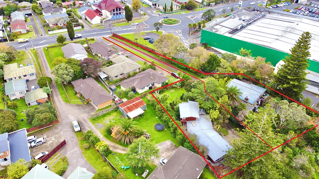 Glen Eden 7房  2494m2 with RC for 36 units, or 9 homes