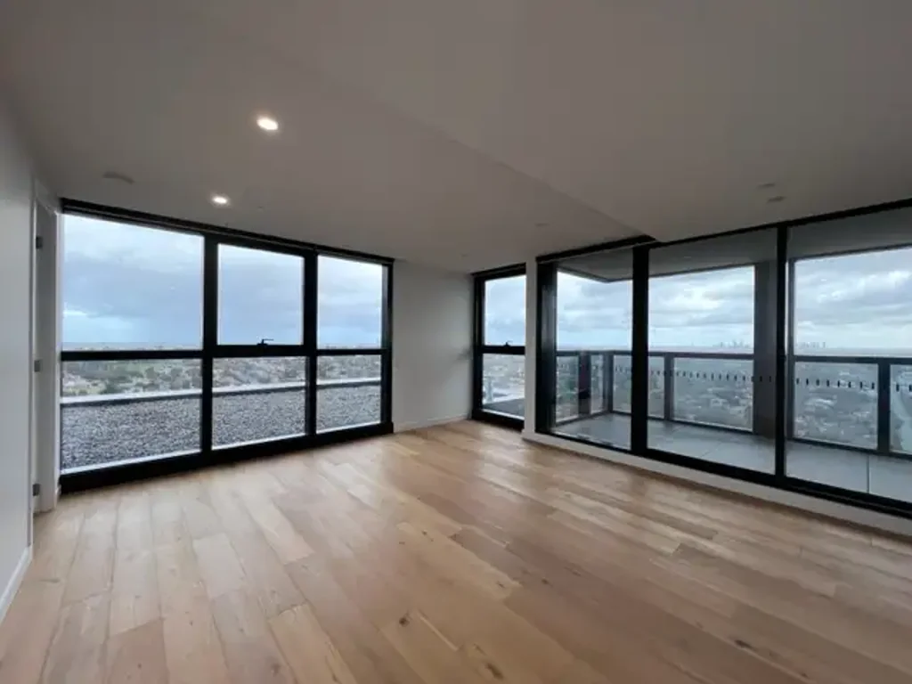 Box Hill 4 Bedroom 3 Levels Penthouse, 4 bed 4 bath with 2 parking