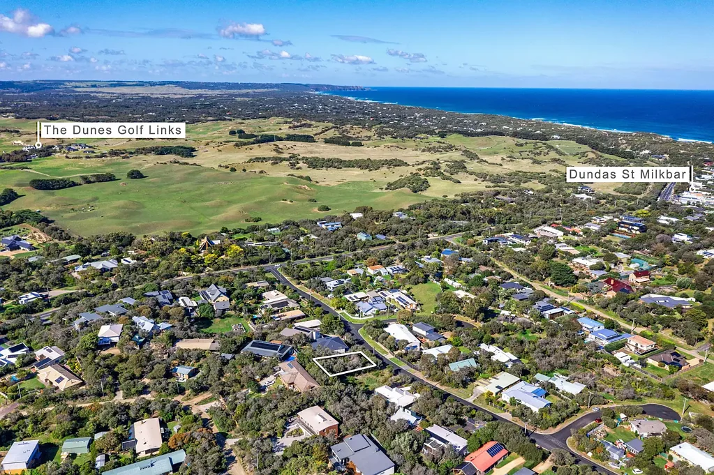 Rye 半岛瑰宝 824m²平缓坡地 静谧街道 毗邻双滩 近享海滨生活 BUILD YOUR COASTAL DREAM