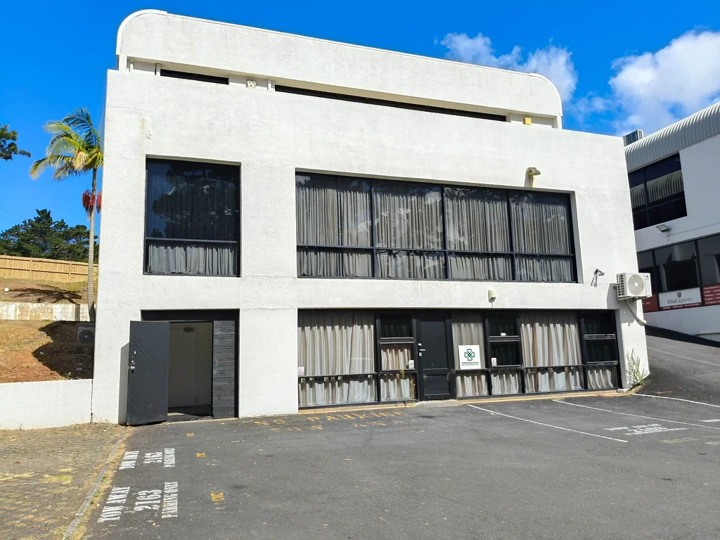 Avondale TIDY OFFICE SPACE IN AVONDALE