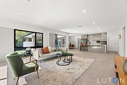 8 Thomson Street, Chifley