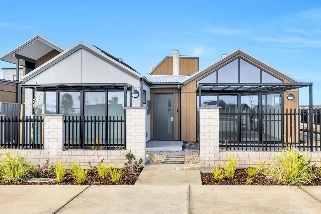 Strathnairn 5房  Don't Wait to Build - Secure Your Architectural Dream Home