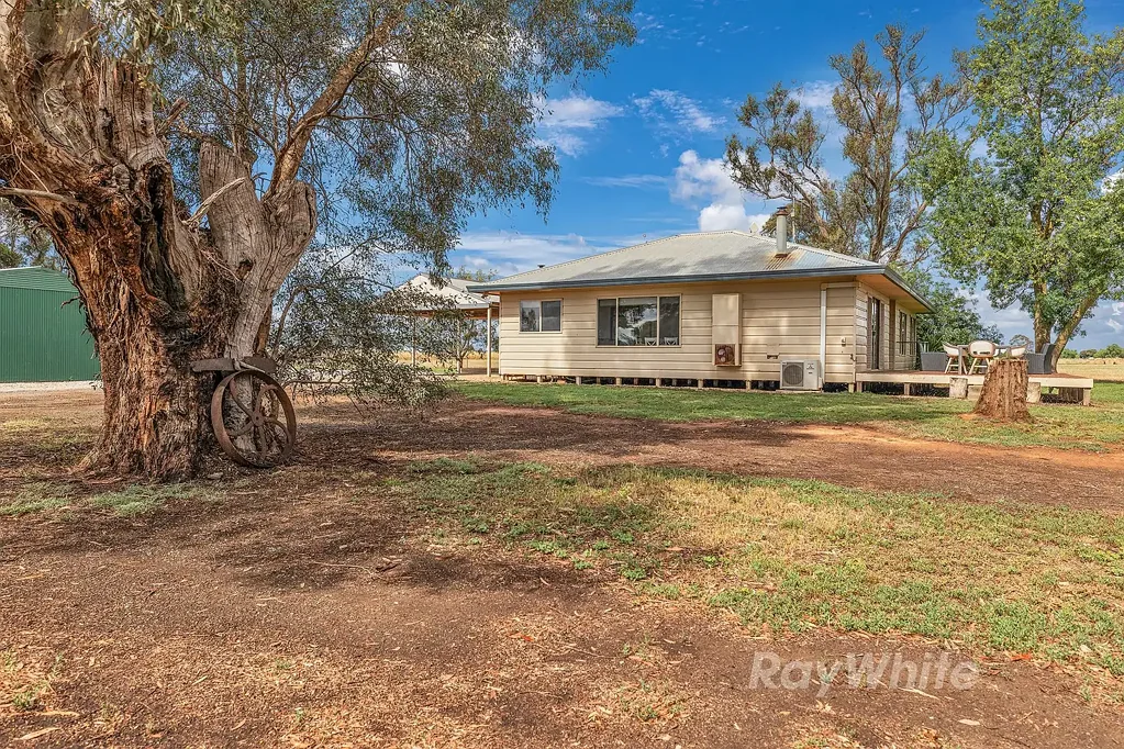 Lockington Modern Comfort Meets Rural Serenity on 12.5 Acres
