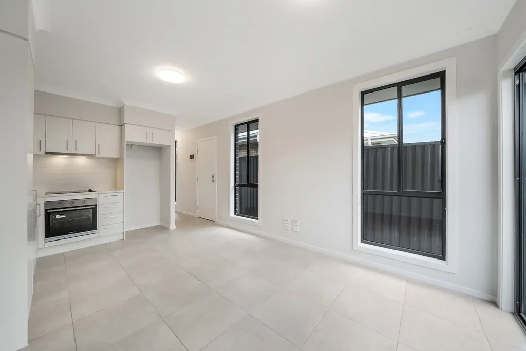 Brand New & Stylish 1 Bedroom Granny Flat in a Convenient Location!