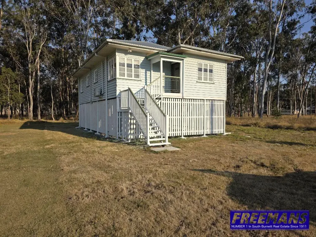 Charming High-Set Queenslander - Walk to Nanango CBD
