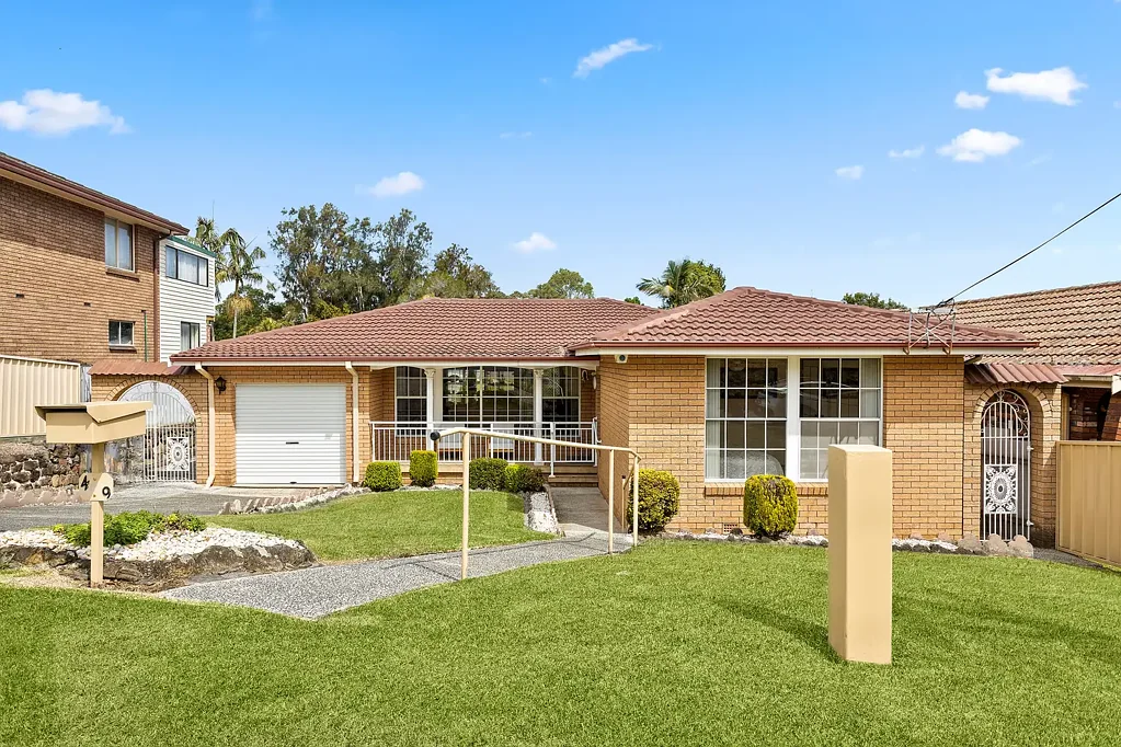 Farmborough Heights 3房 迷人家庭住宅，坐拥宽敞户外空间 Charming Family Home with Generous Outdoor Space