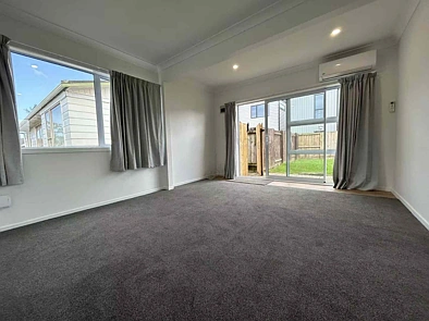 Charming 2-Bedroom Home for Lease in Weymouth