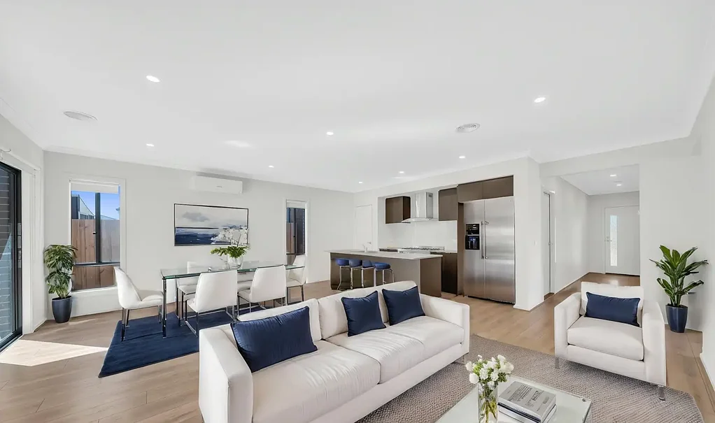 IMMACULATE FAMILY HOME IN BLOOMDALE ESTATE!