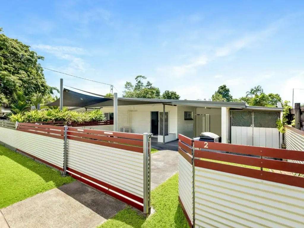 Sought after Duplex in Caravonica