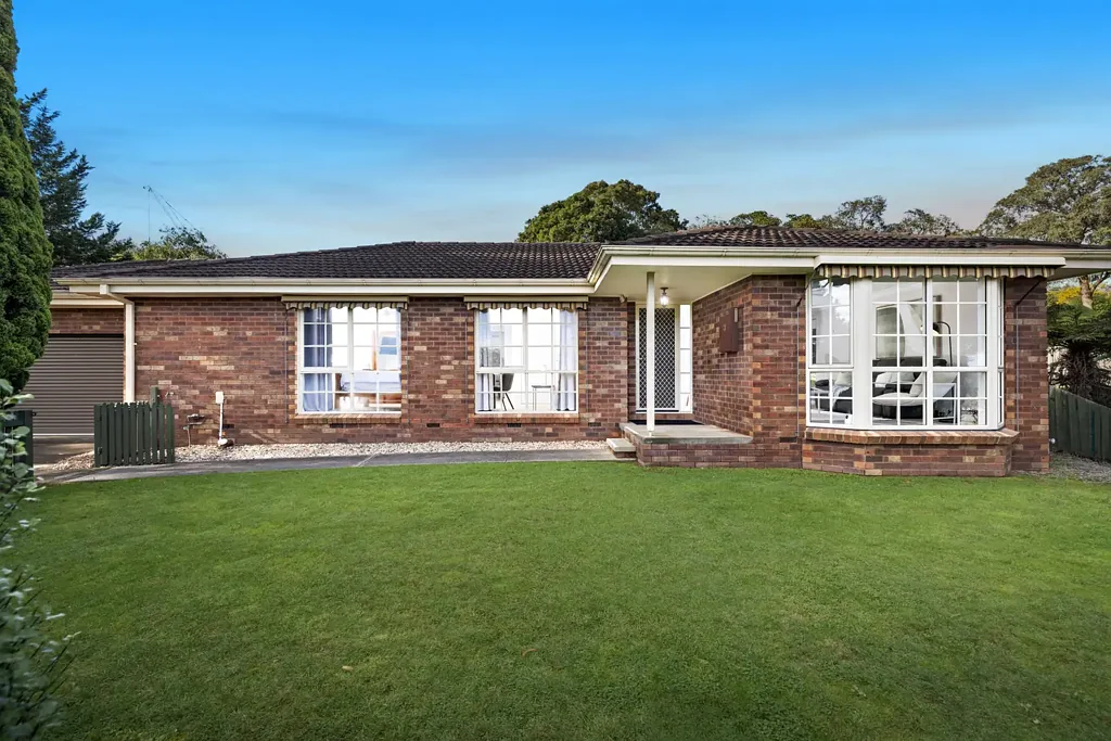 Boronia 3ਬੈੱਡਰੂਮ Quiet Family Comfort with Expansive Outdoor Living and Parking for Four Vehicles