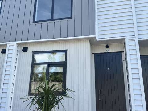Townhouse with Whiteware Included