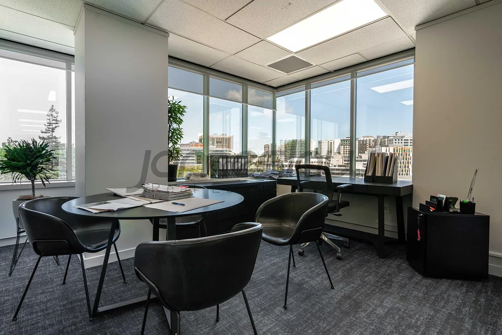 Auckland Central  Modern CBD Office with Private Deck
