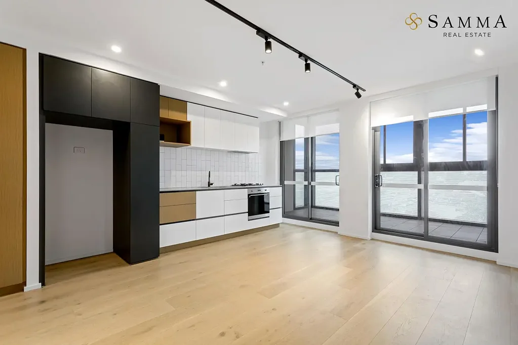 Elevate Your Lifestyle – Modern 2-bedroom in Collingwood with Parking!