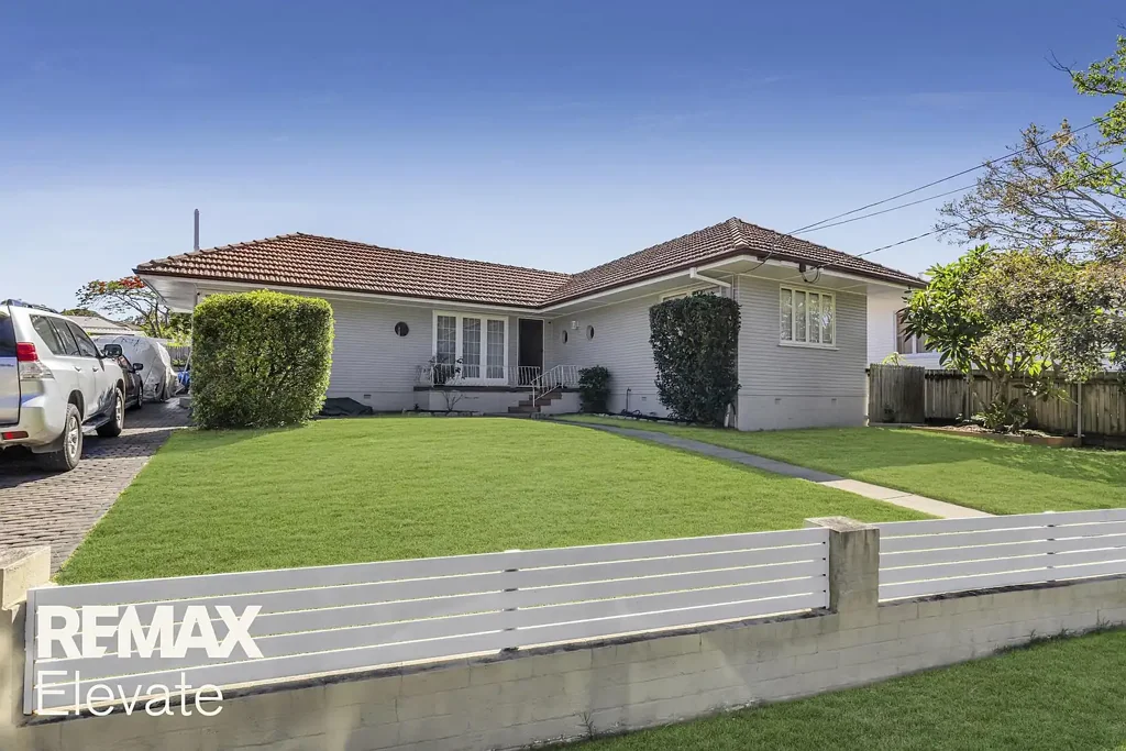 Tarragindi 3房 备受喜爱且精心维护的住宅，拥有高架娱乐区 MUCH LOVED AND METICULOUSLY MAINTAINED HOME WITH ELEVATED ENTERTAINING
