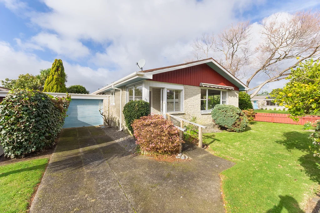 Raumati Beach 2બેડરૂમ Brick, Beach & Budget Friendly