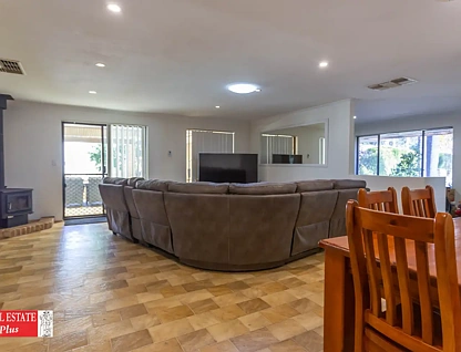 43 Reynolds Close, Swan View, WA 6056, 4 slaapkamers, 2 badkamers, House