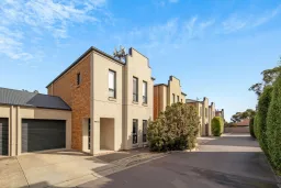 12/46B York Terrace, Salisbury