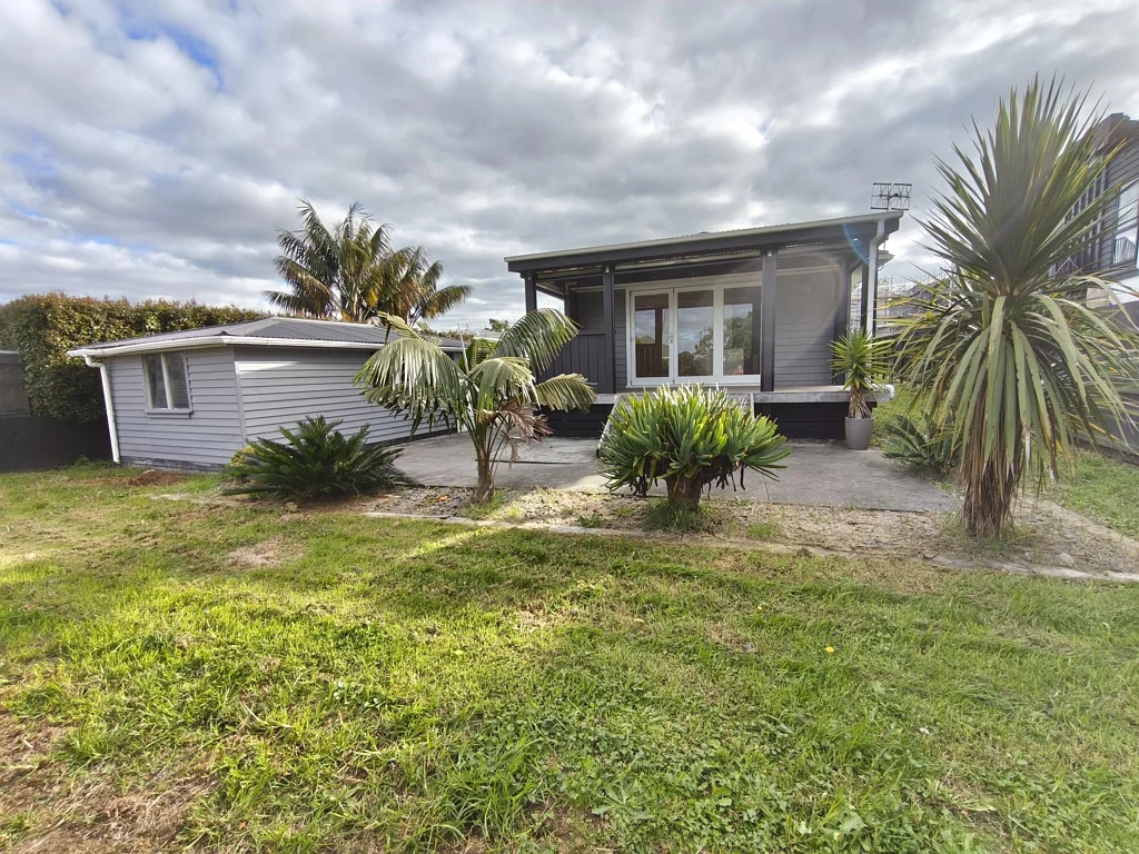 4-BEDROOM IN POINT ENGLAND