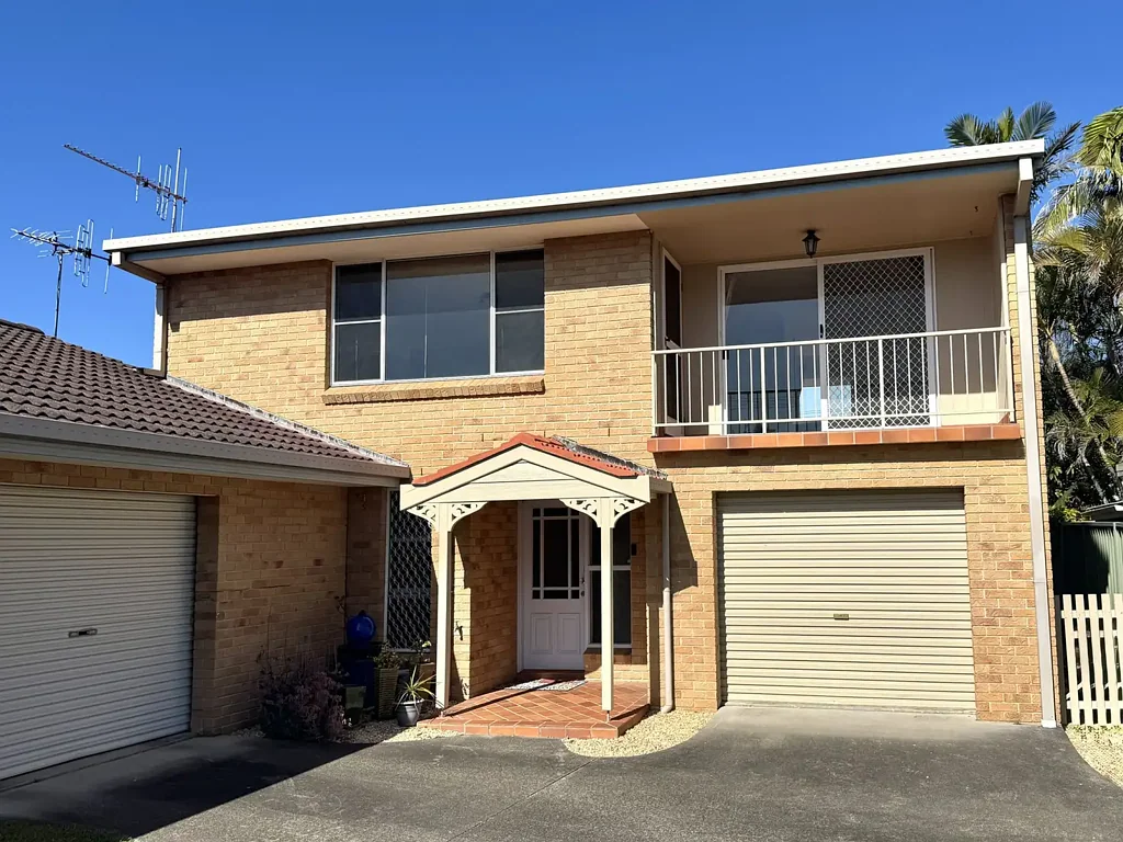 Lightfilled Two-Storey Duplex with Spacious Living