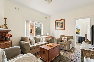 9 Florence Street, Hurlstone Park, NSW 2193, 6房, 2浴, House