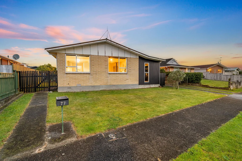 Totara Park 3房  Solid and Sunny in Popular Totara Park