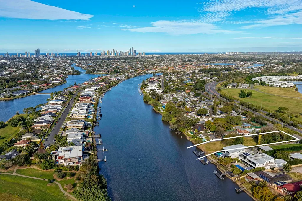 Carrara  A full acre of prime north to Main River frontage