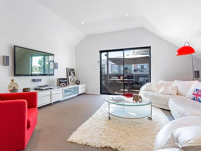 लिविंग रूम - 44 Tully Road, East Perth, WA 6004