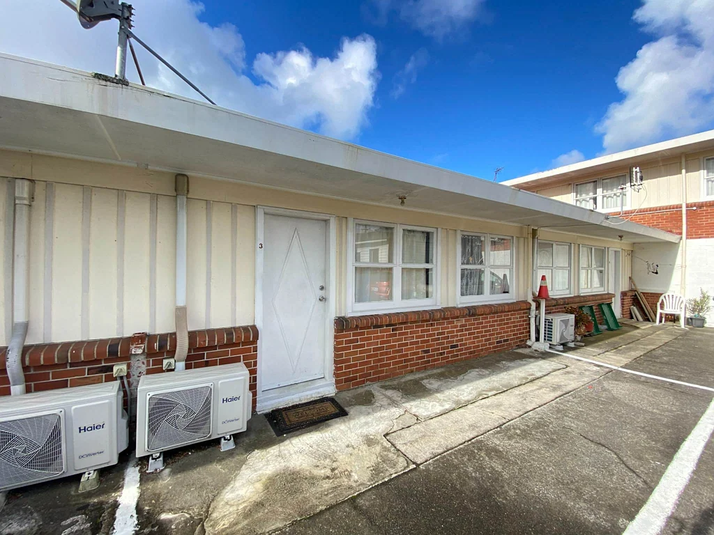 Easy Living in Otahuhu - Lawns & Water Included