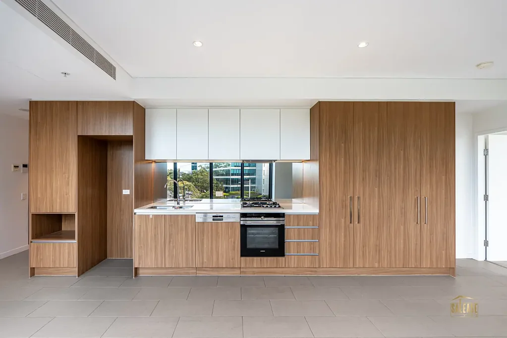 Stylish 1 Bedroom Apartment in Prime Location next to North Ryde Metro Station
