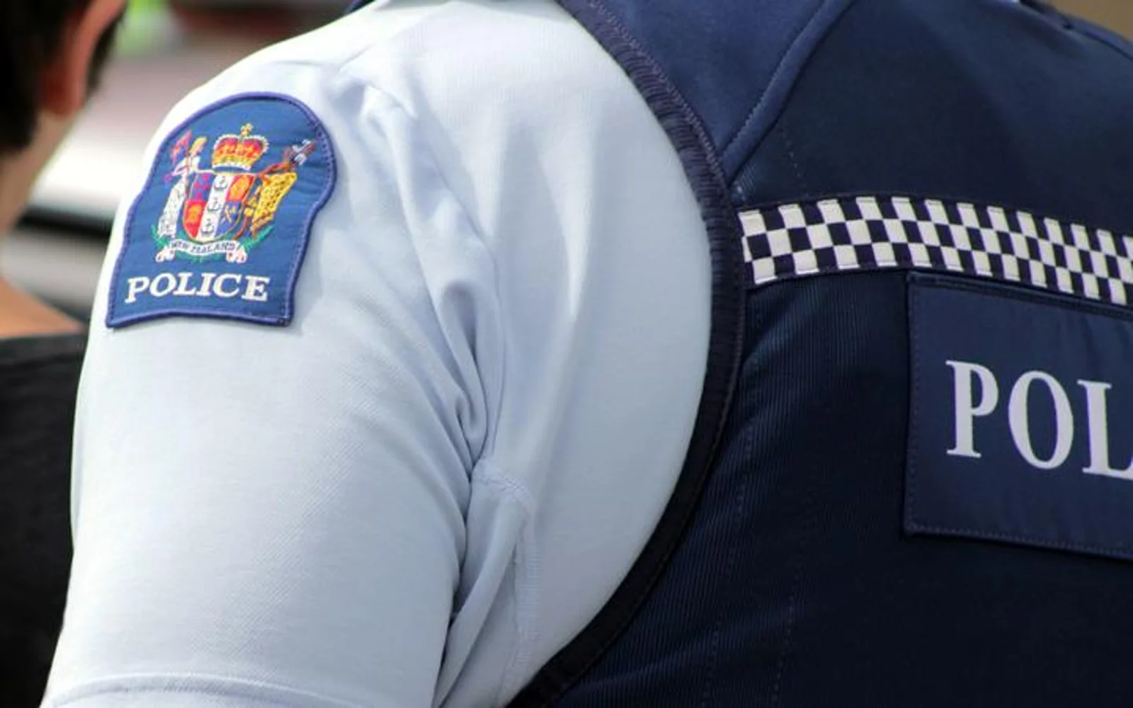 奥克兰一名警察确诊新冠,已完全接种疫苗
