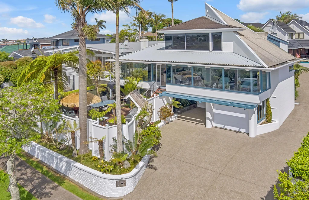 Bucklands Beach 3 Bedroom Unrivalled architectural flair