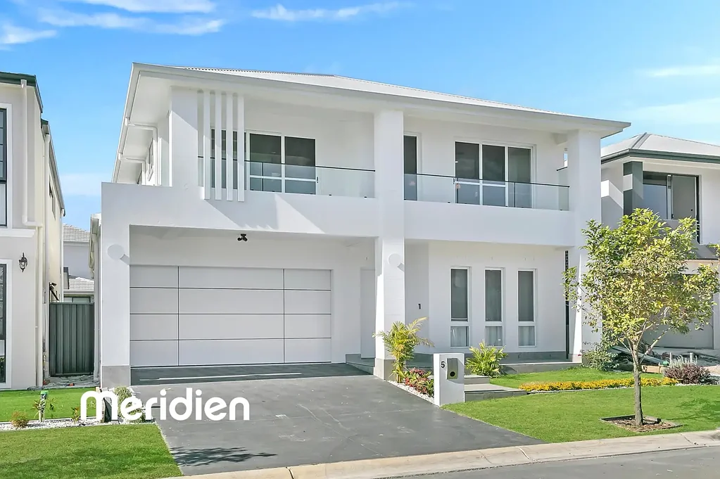 Spacious & Ultra Luxury Family Mansion