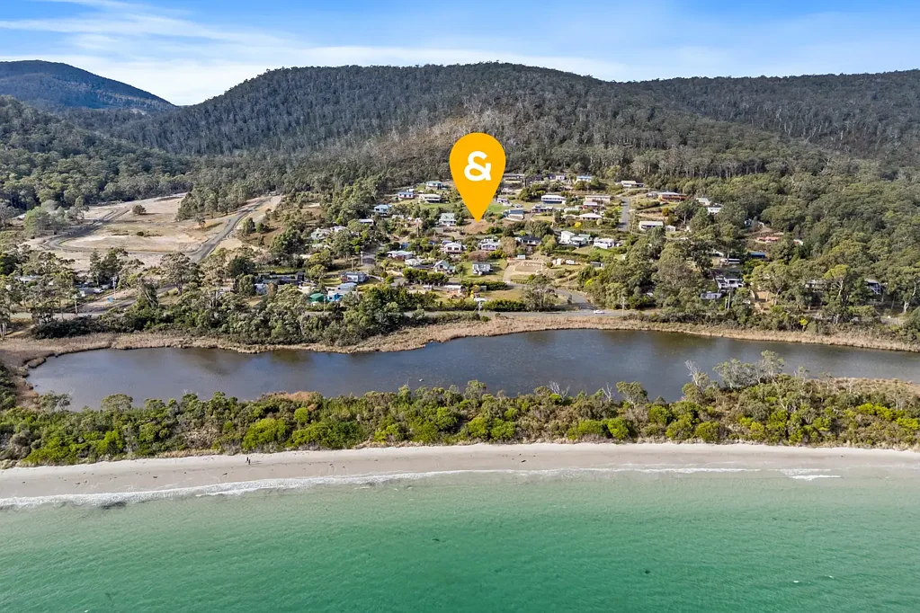 White Beach WHITE BEACH - RARE BLANK CANVAS OPPORTUNITY WITH AMAZING OUTLOOK