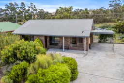 6 Sandy Point Avenue, Dodges Ferry