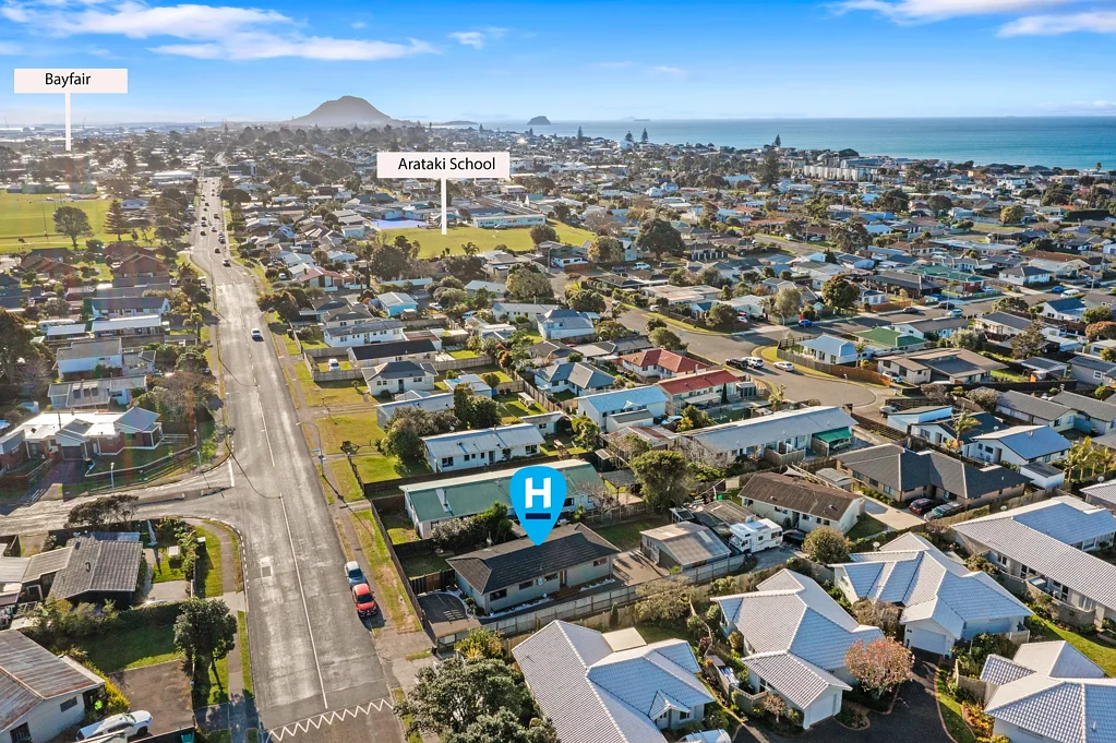 Mount Maunganui 3Kwarto Big section, big garage, big opportunity!