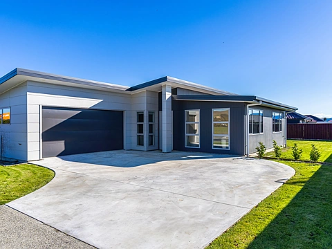 Redwoodtown 4房  Modern family friendly home, vendors relocating