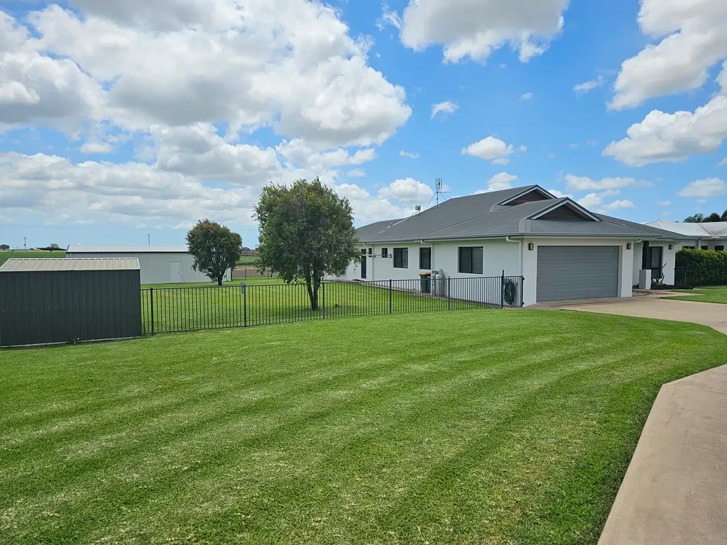 Ayr 4房  A LITTLE BIT OF COUNTRY...