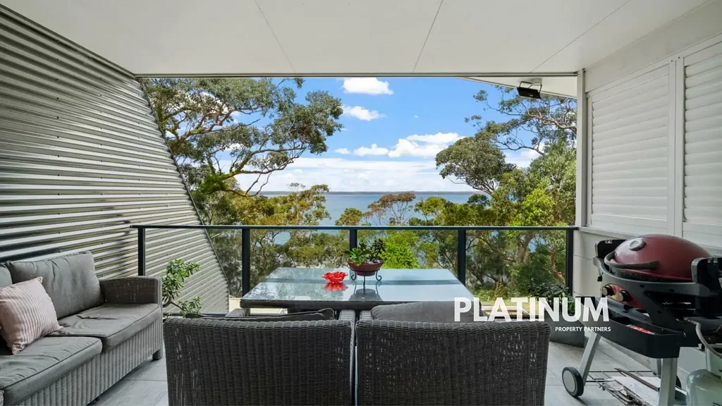 Sanctuary Point 3 Bedroom Never miss the sunset again! - Plus your own private water access.