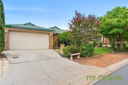 8 Stace Place, Gordon