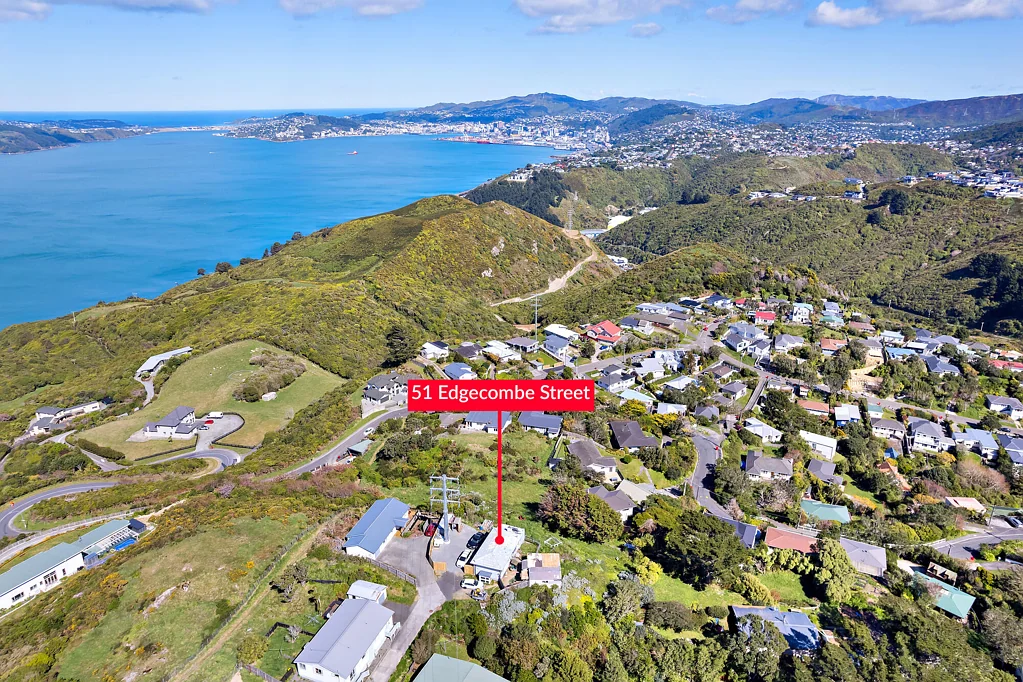 Newlands 2Zimmer INCREDIBLE DEVELOPMENT OPPORTUNITY WITH HARBOUR VIEWS!