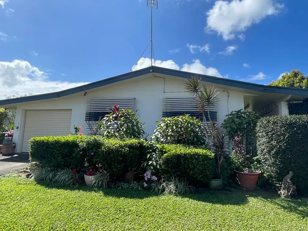 Ingham 2房  Low Set Block Home and a Nice Shed