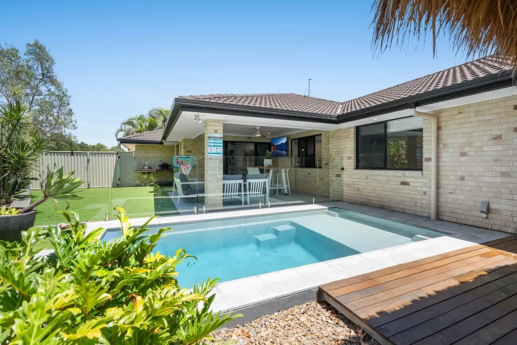 12 Cola Crescent, Wynnum West, QLD 4178