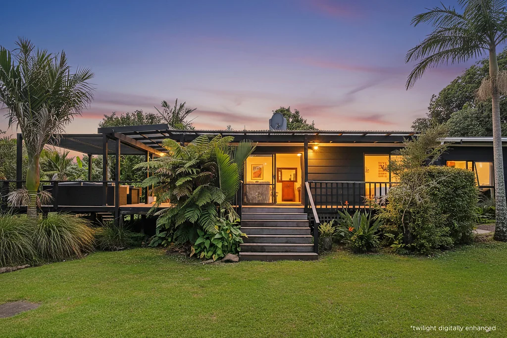 Kuaotunu 4 Slaapkamer Lush Coastal Oasis with Dual Living on One Acre