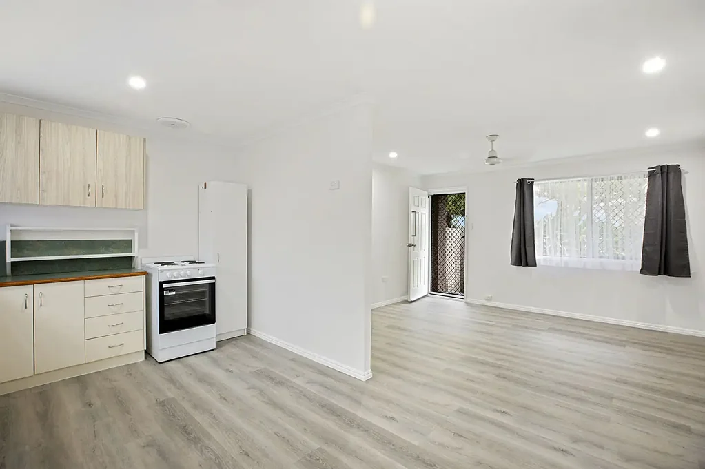 10 Wallmans Court, Rural View, QLD 4740