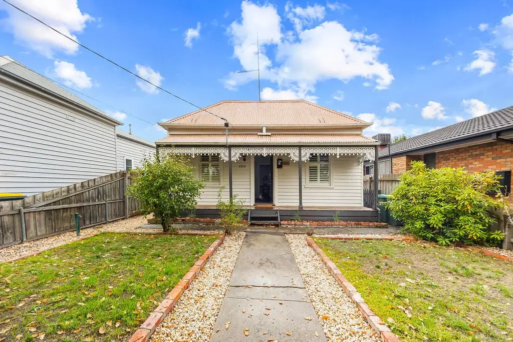 Ballarat Central 3房  A Stunning Victorian Home in Prestigious Tree Lined Street.