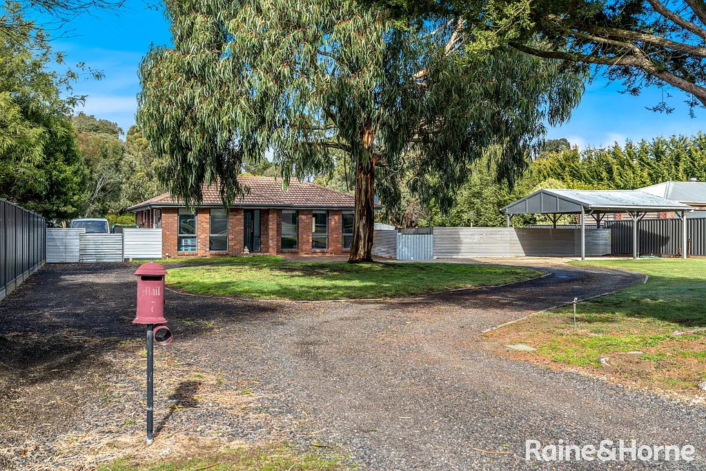 7 Regan Drive, Romsey, VIC 3434